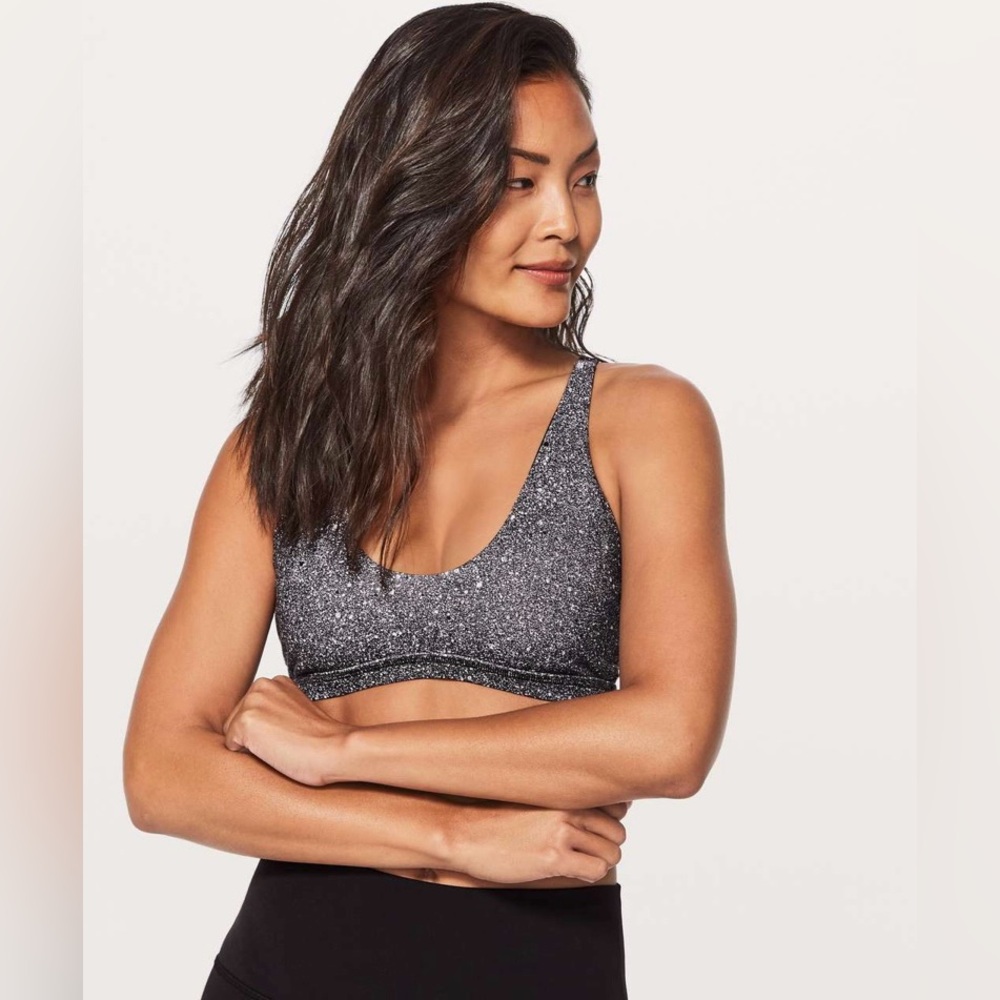 Lululemon Black and White Arise Bra Nulu with strappy back. Size 4.
